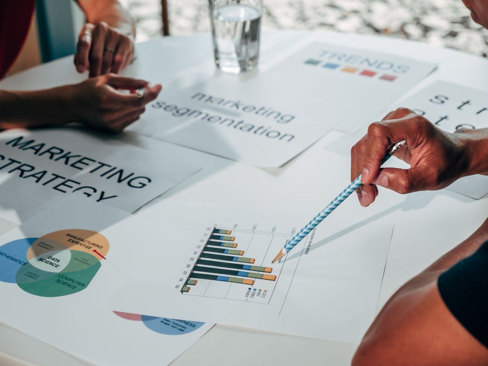 Segmentation marketing : critères, méthode et exemple concret au Maroc